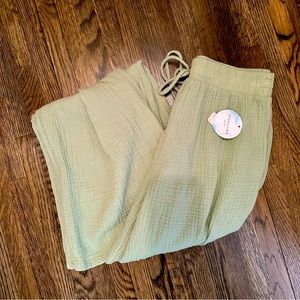 green linen pants